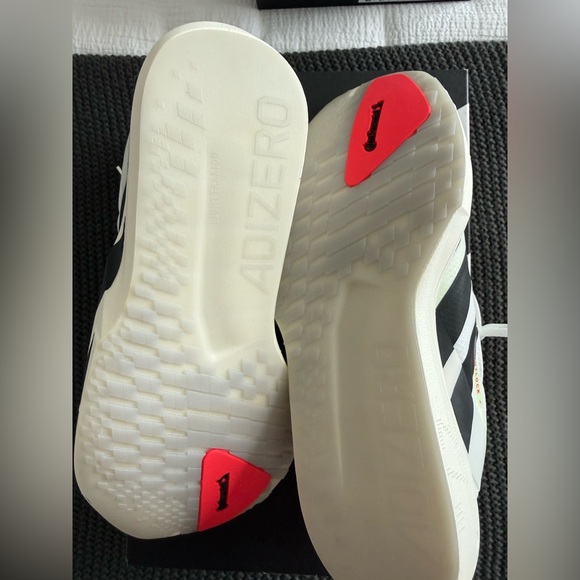 Adidas Adizero 9 US8 White and Black Running Shoes - Picture 6 of 8